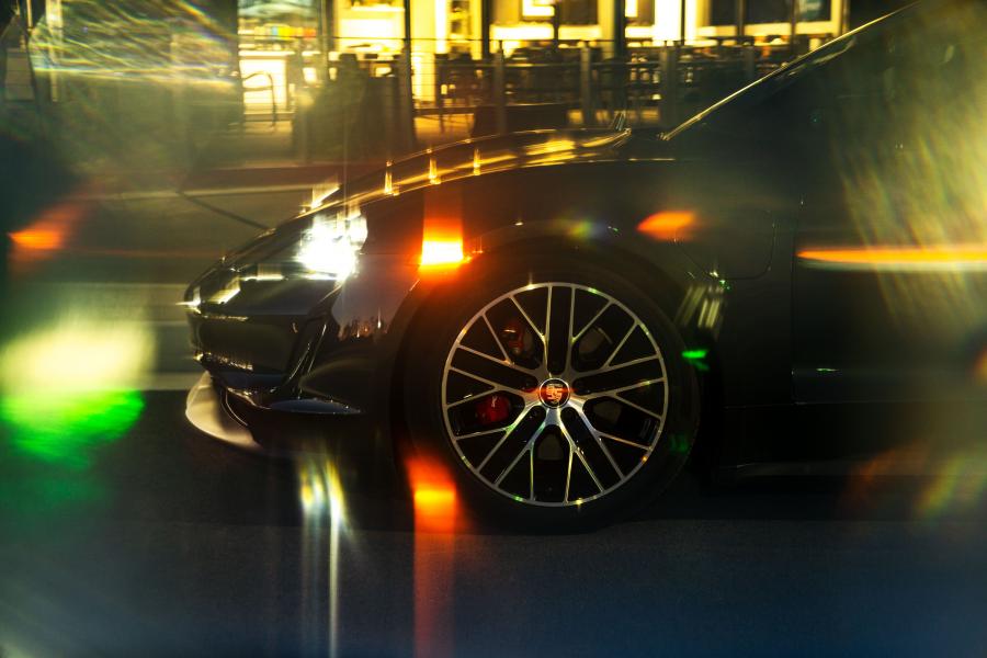 Детали экстерьера Porsche Taycan 4S 2020 года  (NA) (фото 26 из 29)